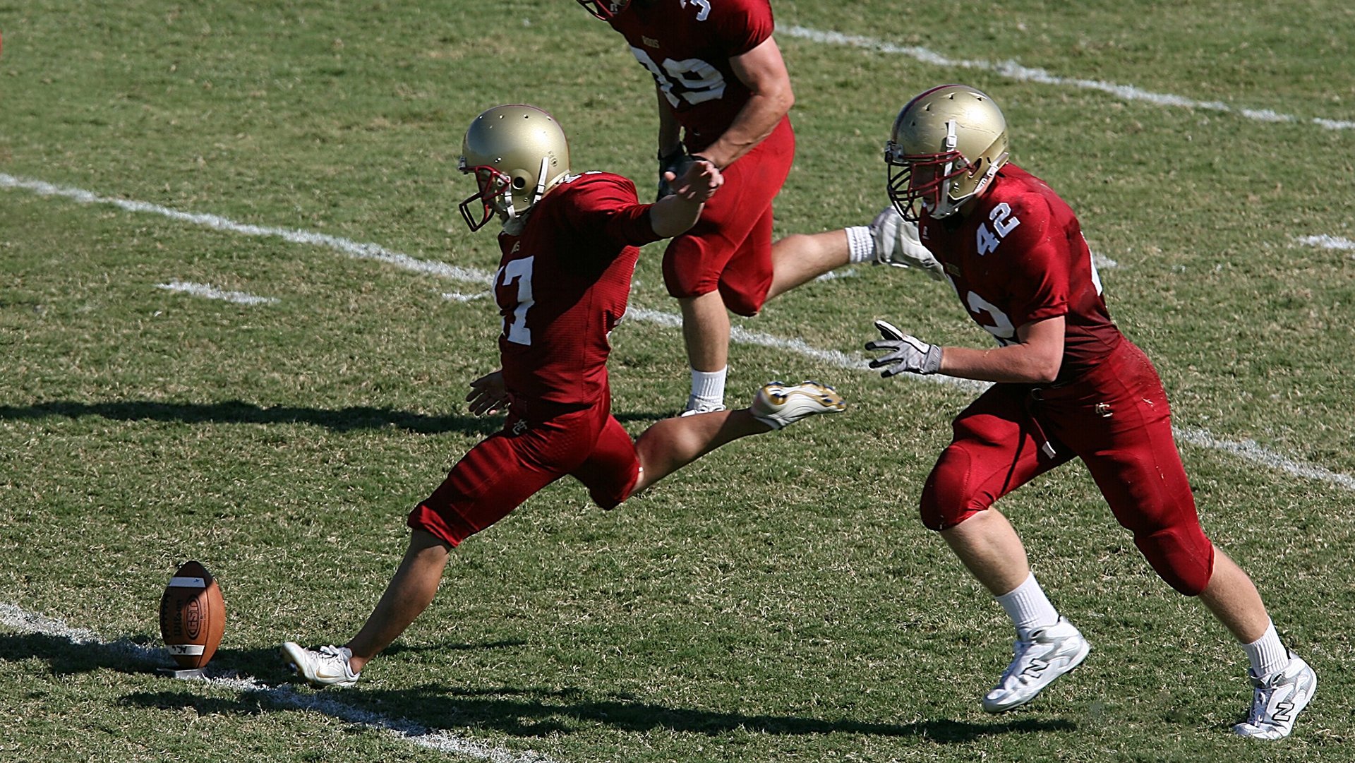 全国滑板锦标赛街式赛场 年仅14岁选手夺冠震撼全场